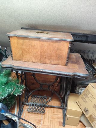 Maquina de coser antigua