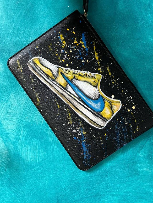 Air Jordan 1 Low OG Travis Scott Canary Pochette