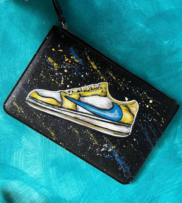 Air Jordan 1 Low OG Travis Scott Canary Pochette