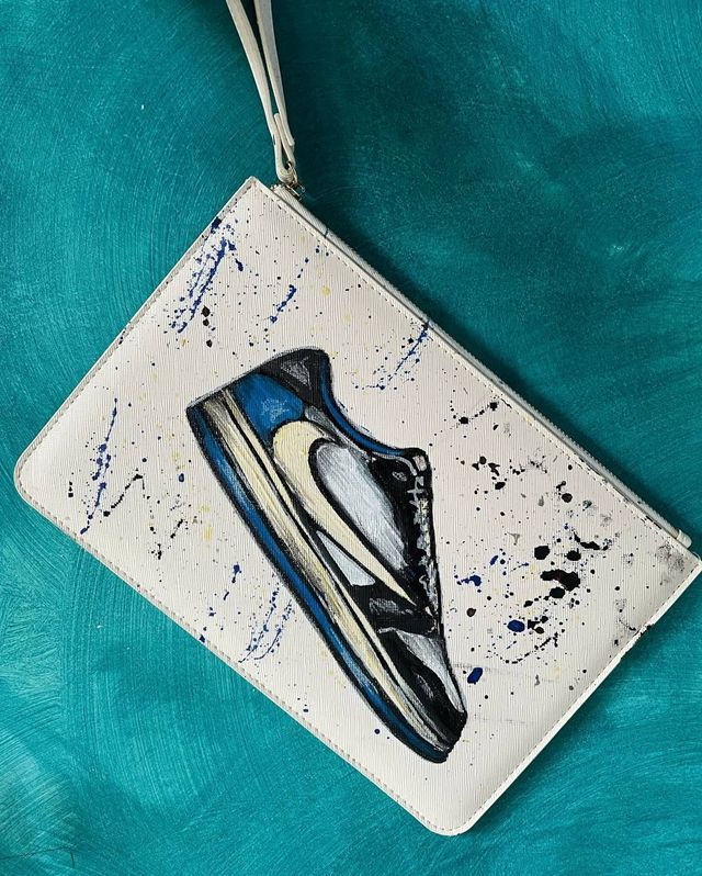 Air Jordan Low OG Fragment x Travis Scott Pochette