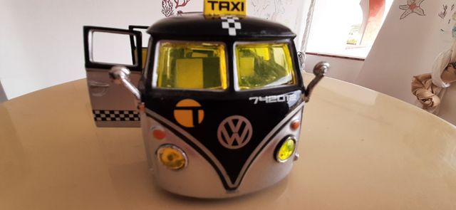 T1 WG TAXI BUS AIRPORT 1:24