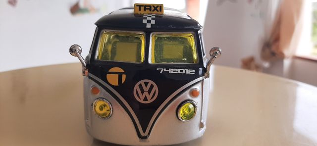 T1 WG TAXI BUS AIRPORT 1:24