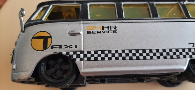 T1 WG TAXI BUS AIRPORT 1:24