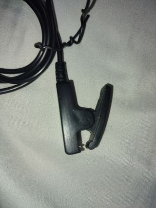 Cable de carga Garmin.