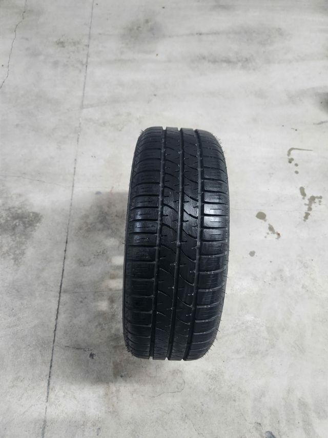 Vendo neumático y llanta 195/55 R15 85V