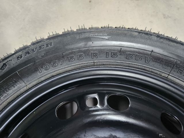 Vendo neumático y llanta 195/55 R15 85V