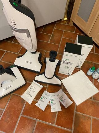 Folletto VK220  con accessori