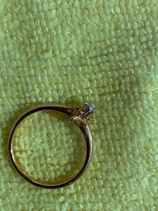 Anellino dorato placcato con pietra