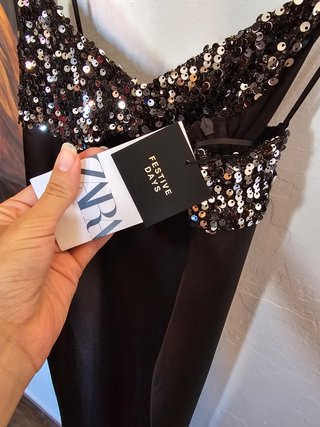❣️Vestido negro y lentejuelas zara