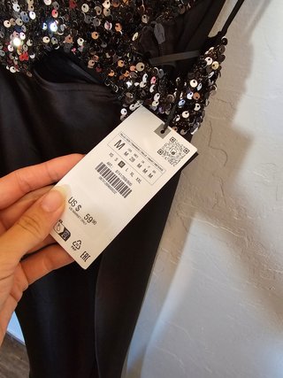 ❣️Vestido negro y lentejuelas zara