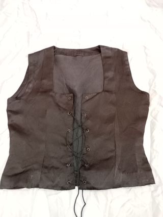 Antiguo justillo de raso.