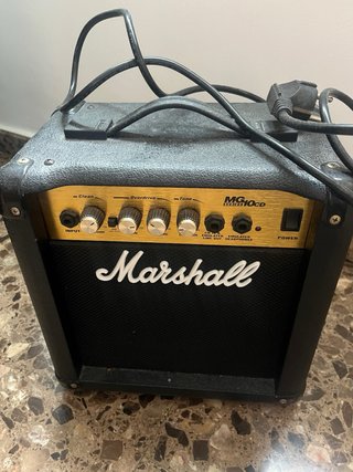 GUITARRA ELECTRICA + FUNDA + PEDAL + AMPLIFICADOR