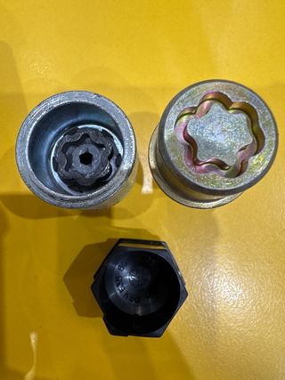 Tornillos antirobo llanta coche grupo VAG