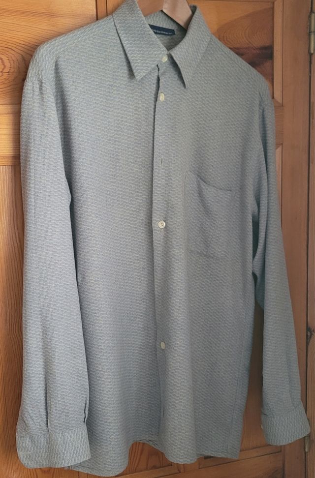 Camisa azul de Adolfo Dominguez