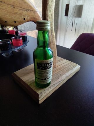 COLLEZIONE DI 30 BOTTIGLIE DI LIQUORI