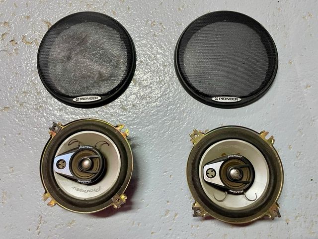 Altavoces Pioneer y Twitters