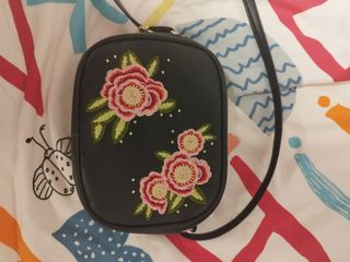 ‼️Bolso de flores bordadas