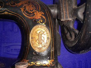 Máquina de coser Singer muy antigua