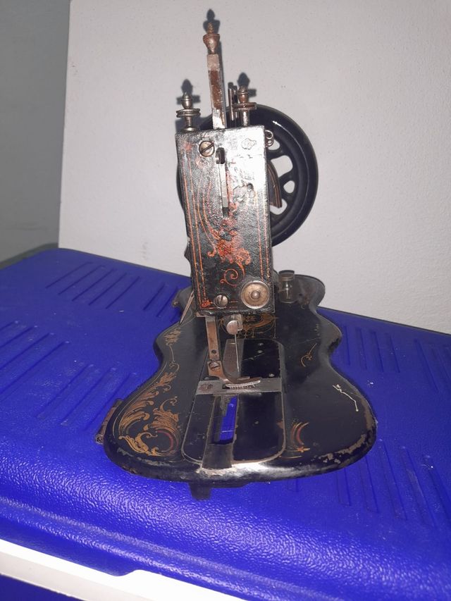 Máquina de coser Singer muy antigua