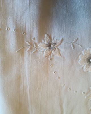 Sabana suelta antigua toda a mano Nº104