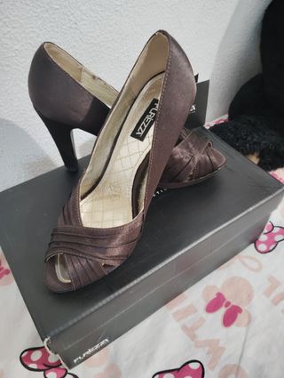 Zapatos de fiesta marrones de Furiezza
