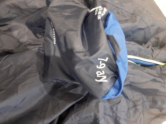 Chuvasquero quechua niñ@