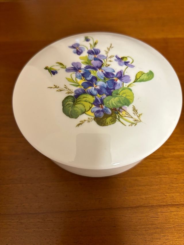 Scatola in porcellana