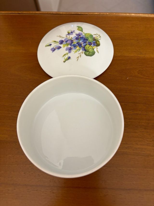 Scatola in porcellana