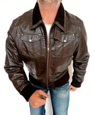 Bomber cuero auténtico. XL. Medidas indicadas. 
