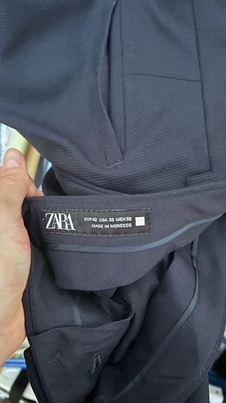 Traje para hombre Zara azul marino