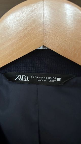 Traje para hombre Zara azul marino