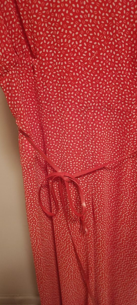 Mono rojo estampado de verano