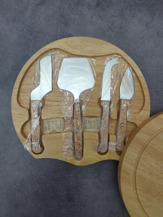 Tagliere per formaggi con accessori