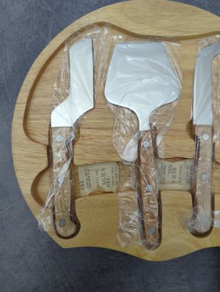 Tagliere per formaggi con accessori