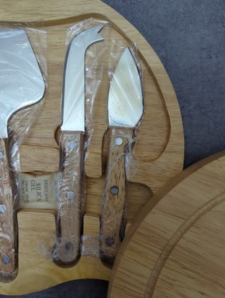 Tagliere per formaggi con accessori
