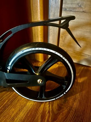 SCOOTER PLEGABLE. SOPORTA 100Kg. DE PESO.