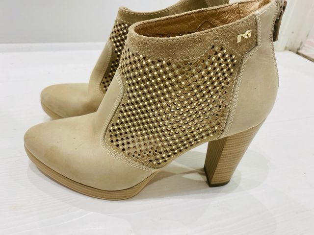 Botines nude nero giardini