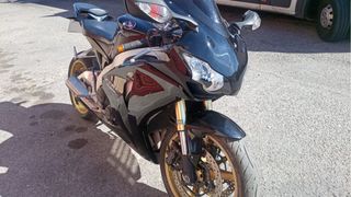 Honda cbr 1000 rr fireblade 2011