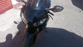 Honda cbr 1000 rr fireblade 2011