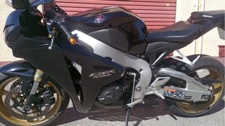 Honda cbr 1000 rr fireblade 2011