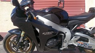 Honda cbr 1000 rr fireblade 2011