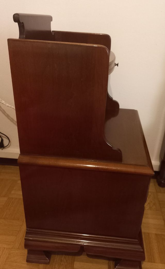 Letto + comodino in noce artigianale