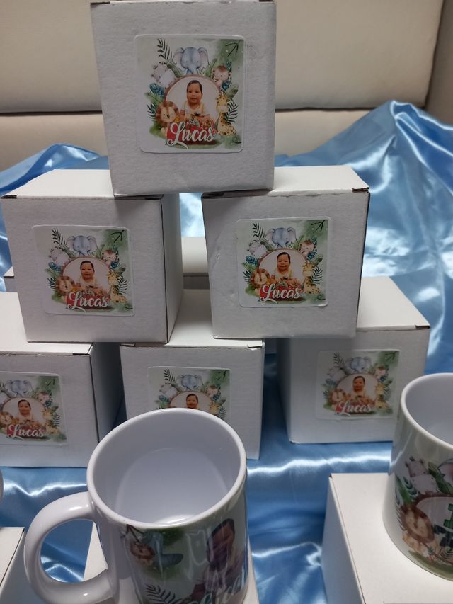 Peesonalizo tazas como  recuerdos