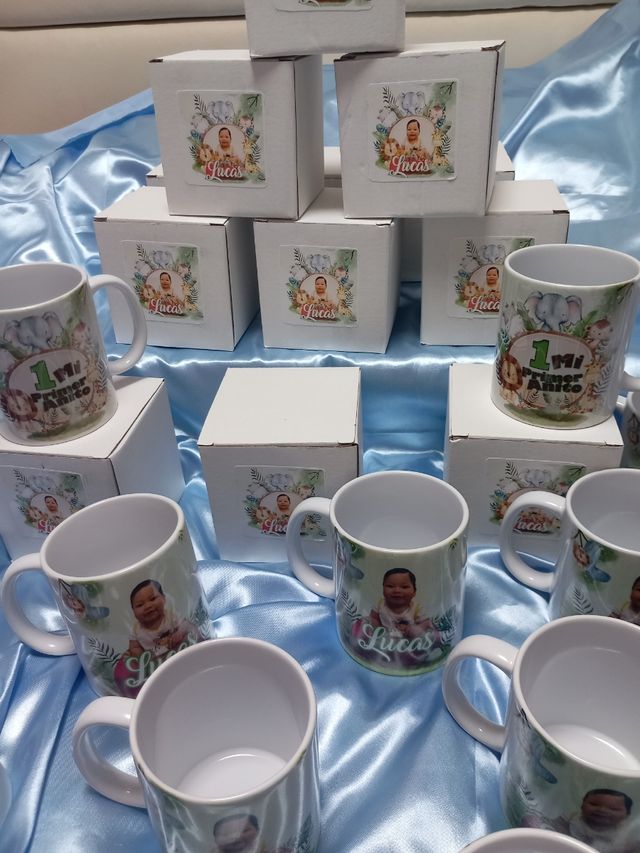 Peesonalizo tazas como  recuerdos