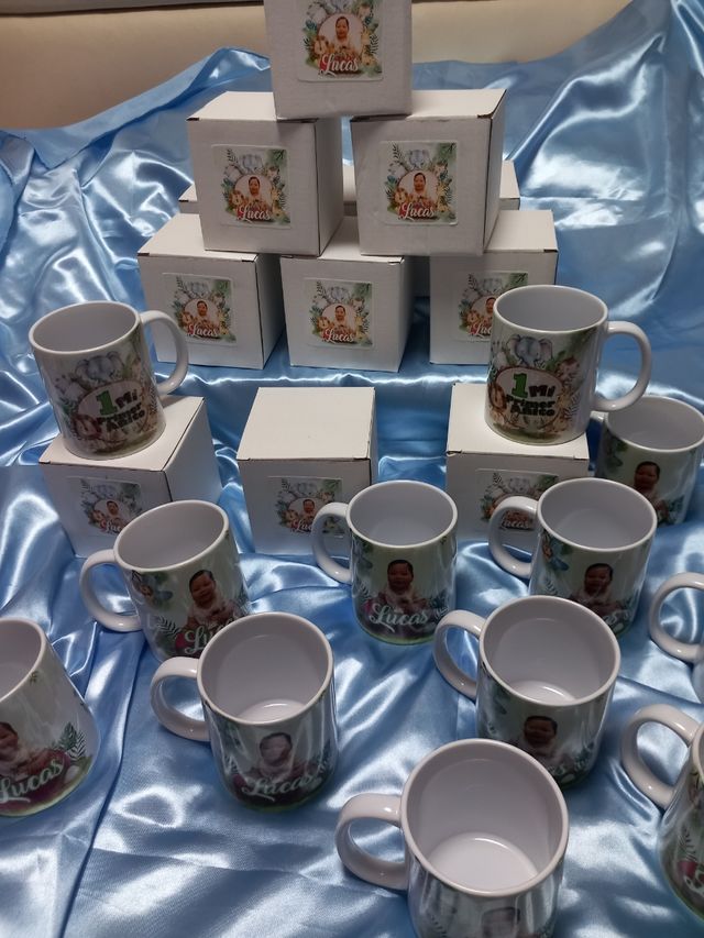 Peesonalizo tazas como  recuerdos