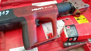 2 clavadoras hilti DX A40