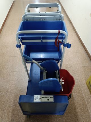 Carrelli pulizie professionali