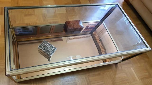 MESA DE SALÓN DE CRISTAL Y METAL