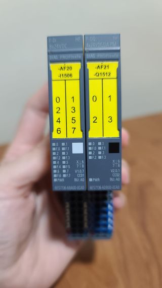 siemens 6es7 136-6db00-0ca0 y siemens 6ES7193-6BP0