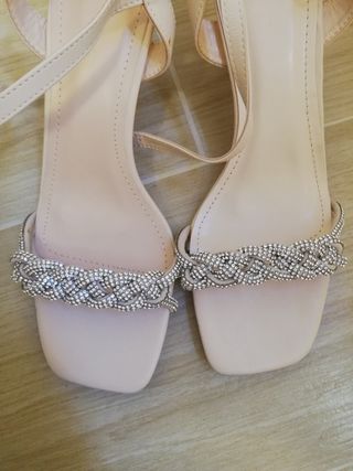 Tacones nude